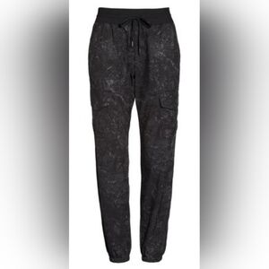 Zella Getaway Cargo Pants SZ Medium